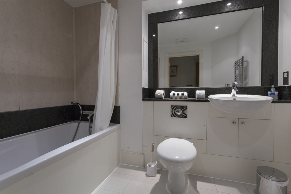 St. Georges Wharf Serviced Apartments By Thesqua.Re London Exterior photo